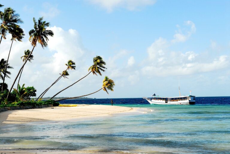 Wakatobi_beach_2006-scaled